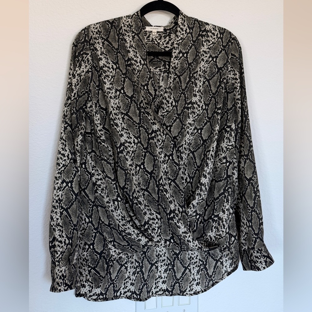 Pleione Women's Snake Print Blouse M - Picture 3 of 12